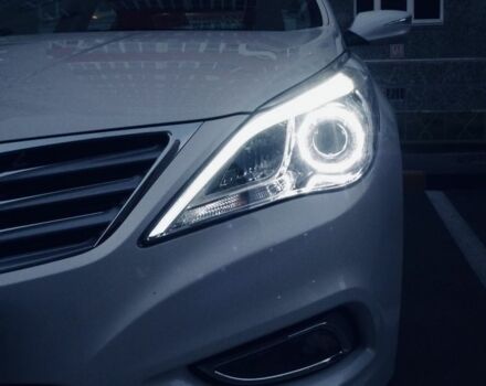 Белый Хендай Азера, объемом двигателя 3 л и пробегом 120 тыс. км за 10500 $, фото 23 на Automoto.ua