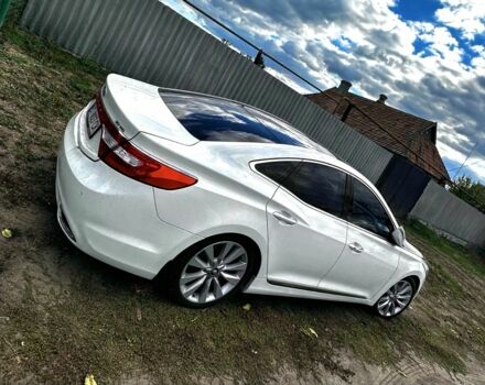 Белый Хендай Азера, объемом двигателя 3 л и пробегом 120 тыс. км за 10500 $, фото 17 на Automoto.ua