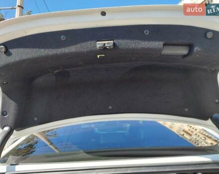 Белый Хендай Азера, объемом двигателя 3.3 л и пробегом 164 тыс. км за 11000 $, фото 4 на Automoto.ua