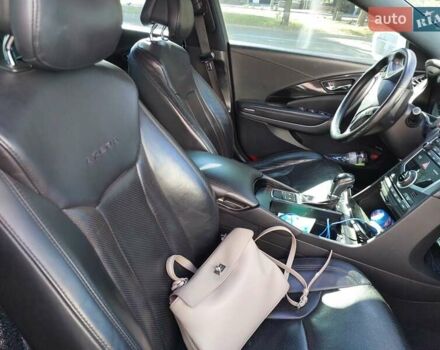 Белый Хендай Азера, объемом двигателя 3.3 л и пробегом 164 тыс. км за 11000 $, фото 5 на Automoto.ua