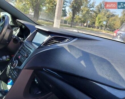 Белый Хендай Азера, объемом двигателя 3.3 л и пробегом 164 тыс. км за 11000 $, фото 8 на Automoto.ua