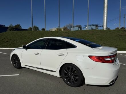 Белый Хендай Азера, объемом двигателя 3 л и пробегом 188 тыс. км за 8500 $, фото 1 на Automoto.ua