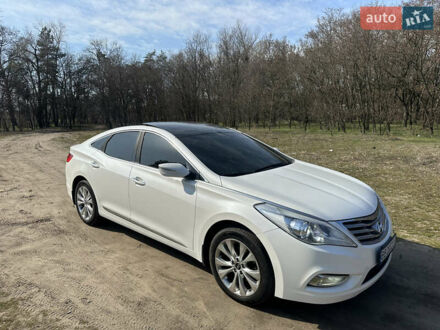 Хендай Азера 2011 в Днепре (Днепропетровске) на Automoto.ua Белый Хендай Азера, объемом двигателя 3 л и пробегом 94 тыс. км за 13800 $, фото 1 на Automoto.ua