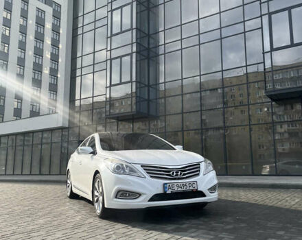 Білий Хендай Азера, об'ємом двигуна 3 л та пробігом 185 тис. км за 12500 $, фото 1 на Automoto.ua