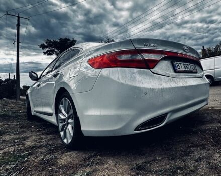 Белый Хендай Азера, объемом двигателя 3 л и пробегом 120 тыс. км за 10500 $, фото 1 на Automoto.ua