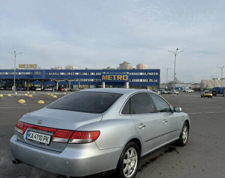 Серый Хендай Азера, объемом двигателя 3.3 л и пробегом 350 тыс. км за 4850 $, фото 3 на Automoto.ua