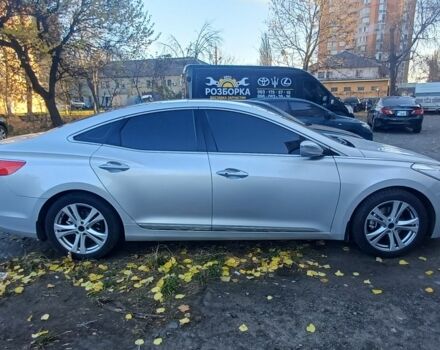 Серый Хендай Азера, объемом двигателя 3 л и пробегом 200 тыс. км за 263 $, фото 5 на Automoto.ua