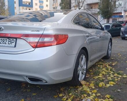 Серый Хендай Азера, объемом двигателя 3 л и пробегом 200 тыс. км за 263 $, фото 10 на Automoto.ua