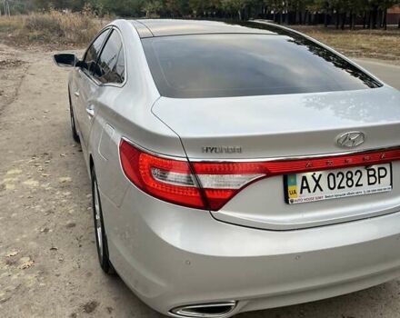 Сірий Хендай Азера, об'ємом двигуна 3 л та пробігом 197 тис. км за 12500 $, фото 4 на Automoto.ua