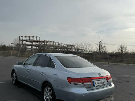 Серый Хендай Азера, объемом двигателя 3.3 л и пробегом 350 тыс. км за 4850 $, фото 1 на Automoto.ua