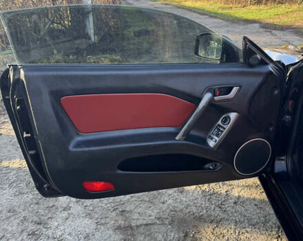 Черный Хендай Купе, объемом двигателя 1.98 л и пробегом 234 тыс. км за 5000 $, фото 10 на Automoto.ua