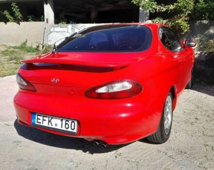 Красный Хендай Купе, объемом двигателя 2 л и пробегом 258 тыс. км за 1700 $, фото 4 на Automoto.ua