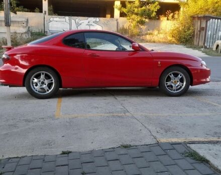 Красный Хендай Купе, объемом двигателя 2 л и пробегом 258 тыс. км за 1700 $, фото 3 на Automoto.ua