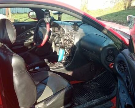 Красный Хендай Купе, объемом двигателя 2 л и пробегом 236 тыс. км за 4000 $, фото 2 на Automoto.ua