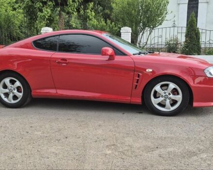 Красный Хендай Купе, объемом двигателя 2 л и пробегом 230 тыс. км за 5600 $, фото 2 на Automoto.ua