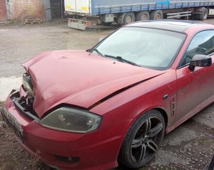 Красный Хендай Купе, объемом двигателя 2 л и пробегом 293 тыс. км за 2700 $, фото 1 на Automoto.ua