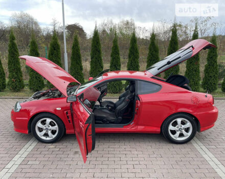 Красный Хендай Купе, объемом двигателя 1.6 л и пробегом 248 тыс. км за 4990 $, фото 13 на Automoto.ua