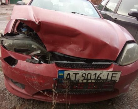 Красный Хендай Купе, объемом двигателя 2 л и пробегом 293 тыс. км за 2700 $, фото 3 на Automoto.ua