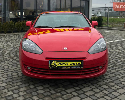 Красный Хендай Купе, объемом двигателя 2 л и пробегом 170 тыс. км за 6500 $, фото 1 на Automoto.ua
