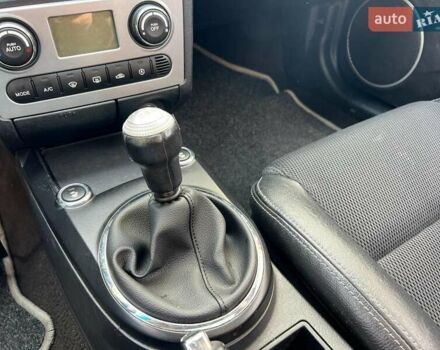 Червоний Хендай Купе, об'ємом двигуна 2 л та пробігом 209 тис. км за 6490 $, фото 12 на Automoto.ua