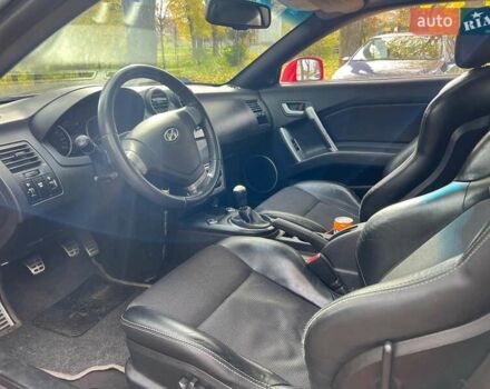 Червоний Хендай Купе, об'ємом двигуна 2 л та пробігом 209 тис. км за 6490 $, фото 9 на Automoto.ua