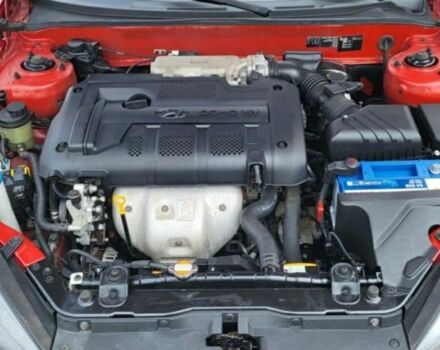 Червоний Хендай Купе, об'ємом двигуна 2 л та пробігом 219 тис. км за 2900 $, фото 8 на Automoto.ua