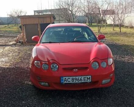 Красный Хендай Купе, объемом двигателя 2 л и пробегом 236 тыс. км за 4000 $, фото 1 на Automoto.ua