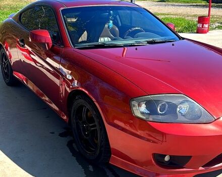 Красный Хендай Купе, объемом двигателя 1.3 л и пробегом 250 тыс. км за 4750 $, фото 1 на Automoto.ua