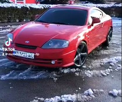 Хендай Купе, об'ємом двигуна 2 л та пробігом 200 тис. км за 6000 $, фото 1 на Automoto.ua