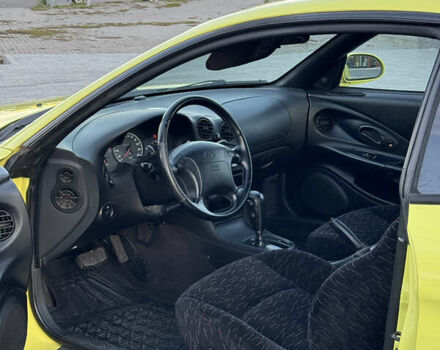 Желтый Хендай Купе, объемом двигателя 2 л и пробегом 206 тыс. км за 4400 $, фото 11 на Automoto.ua