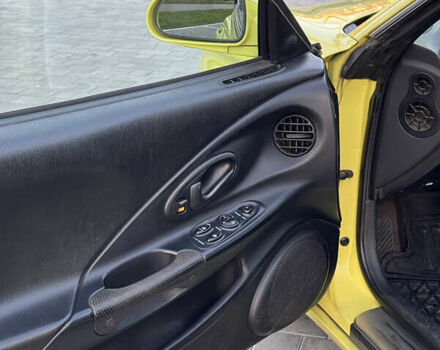 Желтый Хендай Купе, объемом двигателя 2 л и пробегом 206 тыс. км за 4400 $, фото 9 на Automoto.ua