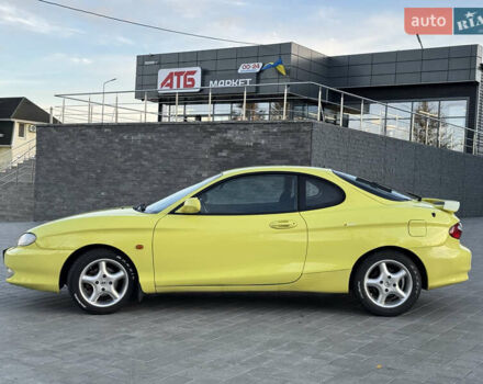 Желтый Хендай Купе, объемом двигателя 2 л и пробегом 206 тыс. км за 4400 $, фото 4 на Automoto.ua
