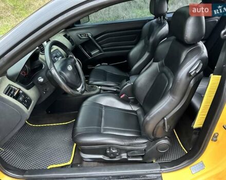 Желтый Хендай Купе, объемом двигателя 1.98 л и пробегом 222 тыс. км за 4800 $, фото 27 на Automoto.ua