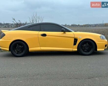 Желтый Хендай Купе, объемом двигателя 1.98 л и пробегом 222 тыс. км за 4800 $, фото 18 на Automoto.ua