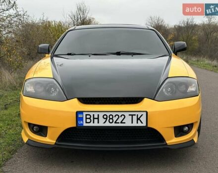 Желтый Хендай Купе, объемом двигателя 1.98 л и пробегом 222 тыс. км за 4800 $, фото 5 на Automoto.ua