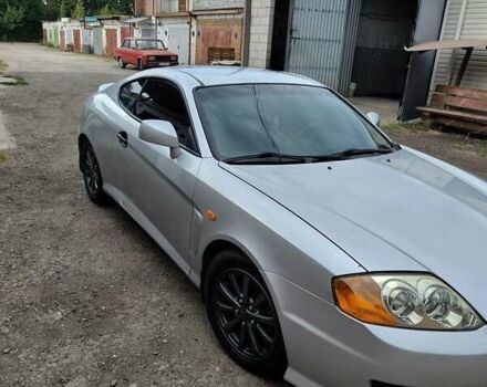 Серый Хендай Купе, объемом двигателя 2 л и пробегом 333 тыс. км за 5500 $, фото 1 на Automoto.ua