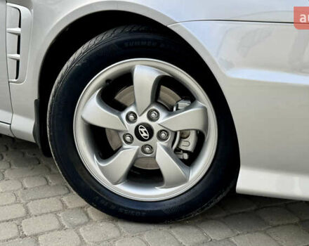 Серый Хендай Купе, объемом двигателя 2 л и пробегом 133 тыс. км за 5350 $, фото 24 на Automoto.ua