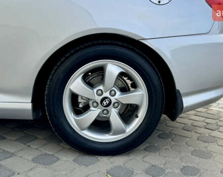 Серый Хендай Купе, объемом двигателя 2 л и пробегом 133 тыс. км за 5350 $, фото 12 на Automoto.ua