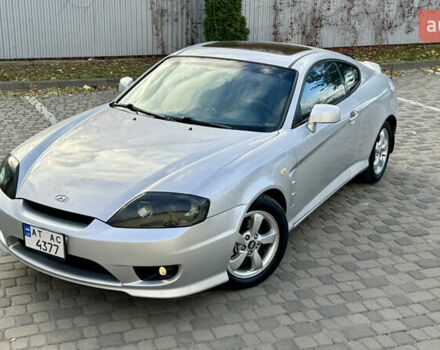 Серый Хендай Купе, объемом двигателя 2 л и пробегом 133 тыс. км за 5350 $, фото 4 на Automoto.ua