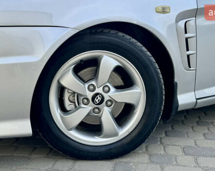 Серый Хендай Купе, объемом двигателя 2 л и пробегом 133 тыс. км за 5350 $, фото 9 на Automoto.ua