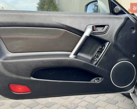 Серый Хендай Купе, объемом двигателя 2 л и пробегом 133 тыс. км за 5350 $, фото 62 на Automoto.ua