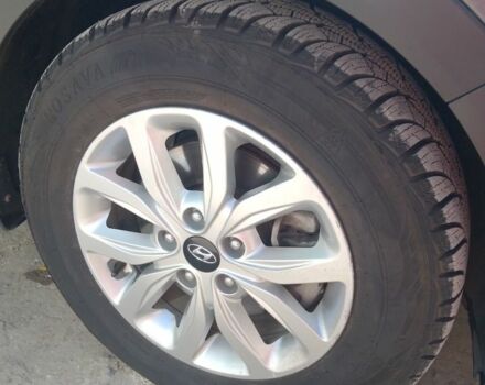 Серый Хендай Крета, объемом двигателя 1.6 л и пробегом 53 тыс. км за 13000 $, фото 7 на Automoto.ua