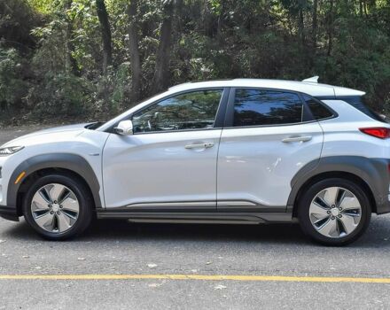 Белый Хендай Другая, объемом двигателя 0 л и пробегом 49 тыс. км за 12000 $, фото 3 на Automoto.ua