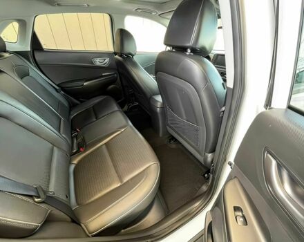 Белый Хендай Другая, объемом двигателя 0 л и пробегом 31 тыс. км за 10000 $, фото 12 на Automoto.ua