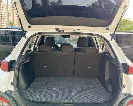 Белый Хендай Другая, объемом двигателя 0 л и пробегом 100 тыс. км за 16300 $, фото 6 на Automoto.ua