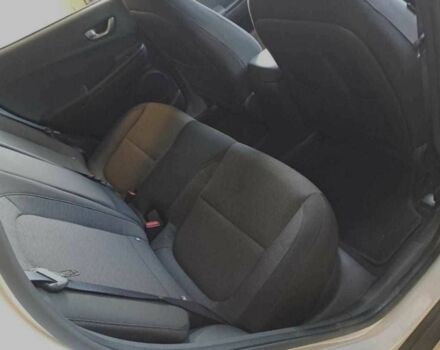 Белый Хендай Другая, объемом двигателя 2 л и пробегом 25 тыс. км за 16500 $, фото 8 на Automoto.ua