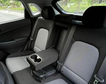 Черный Хендай Другая, объемом двигателя 2 л и пробегом 49 тыс. км за 11500 $, фото 9 на Automoto.ua