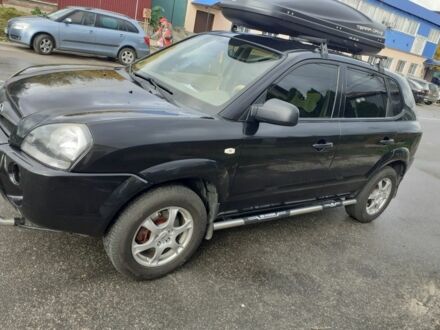 Чорний Хендай Інша, об'ємом двигуна 2 л та пробігом 2 тис. км за 8000 $, фото 1 на Automoto.ua