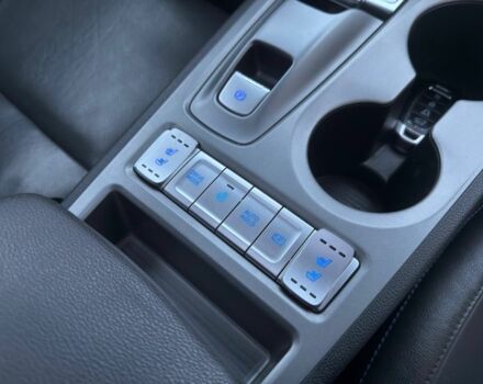 Красный Хендай Другая, объемом двигателя 0 л и пробегом 104 тыс. км за 20999 $, фото 8 на Automoto.ua