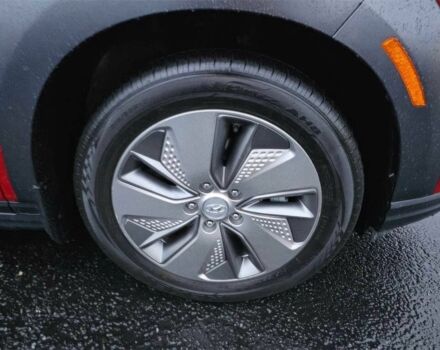 Красный Хендай Другая, объемом двигателя 0 л и пробегом 30 тыс. км за 9500 $, фото 13 на Automoto.ua